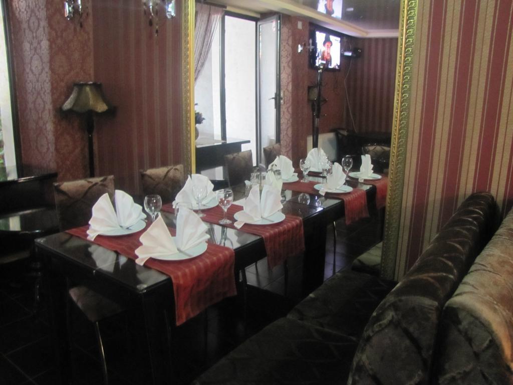 Bella Donna Hotel Chişinǎu Buitenkant foto