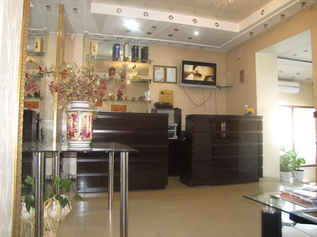 Bella Donna Hotel Chişinǎu Buitenkant foto