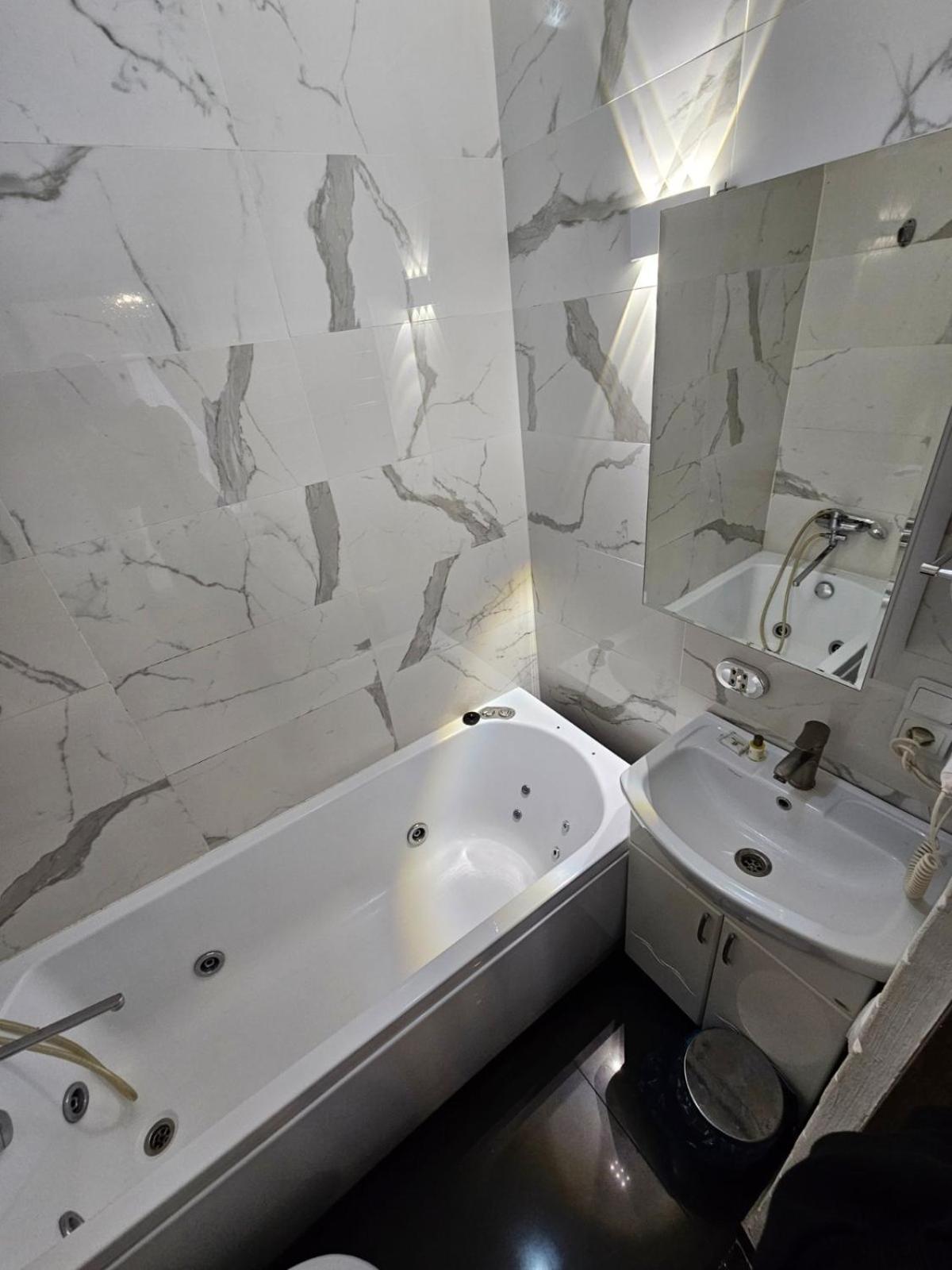 Bella Donna Hotel Chişinǎu Buitenkant foto
